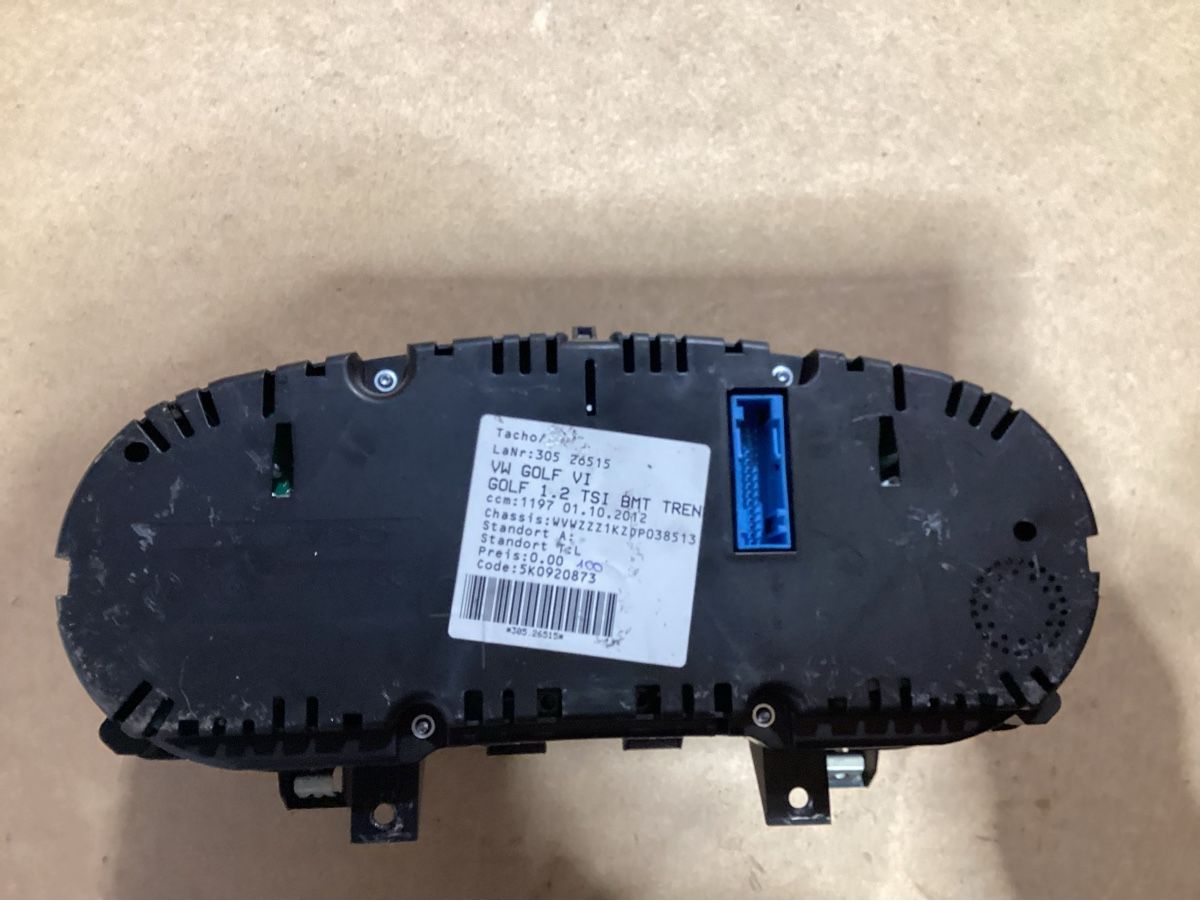 VW Tutti pezzi di ricambio auto: Tacho zu VW Golf VI 1.2TSI BMT – Usato da Reichenburg venduto da T864RX 1
