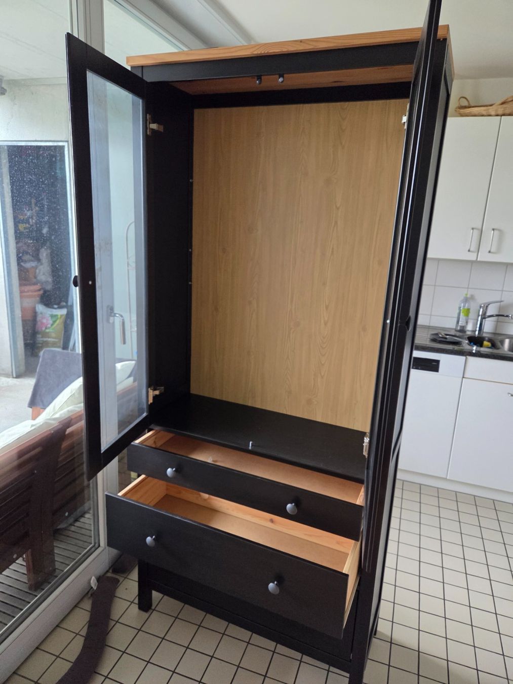 Ikea Vitrines: IKEA Hemnes Vitrinenschrank, schwarz – D'occasion à Therwil par ViperACR 3
