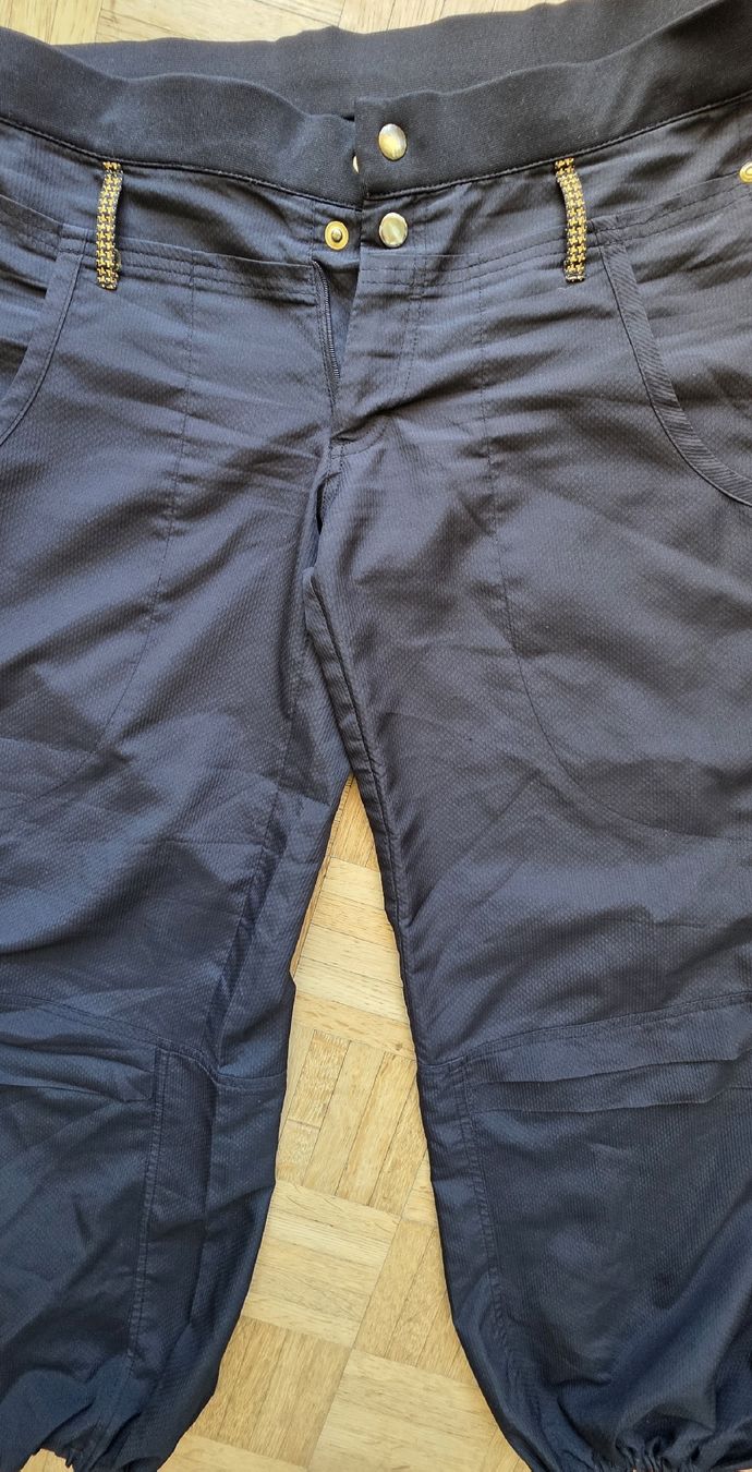 Pantaloni: Pantalon noir Taille S – Usato da Yverdon-les-Bains venduto da van_dq65 4