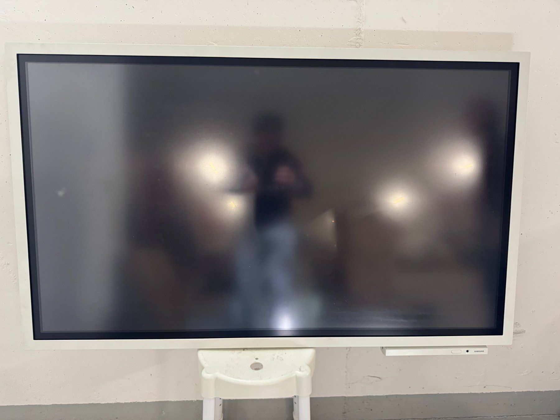 Samsung Televisori: Samsung Flip 2 WM65R 65” Interactive Display – Usato da Gsteig b. Gstaad venduto da Auctionly