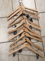 10er Set Kleiderbgel mit Clips, Holz, gute Erhaltung! 👍👗