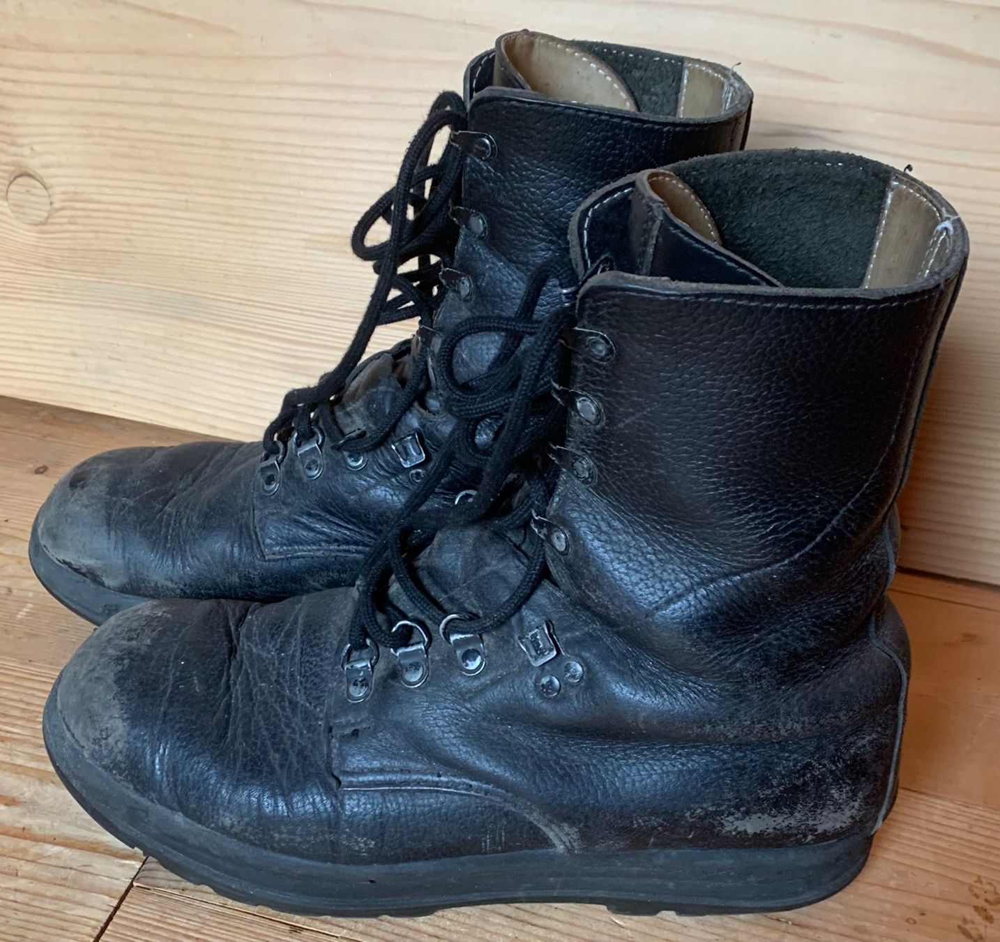 Scarpe da uomo: Kampfstiefel der CH Armee Grösse 295/7 – Usato da Goldingen venduto da Bergler012 2