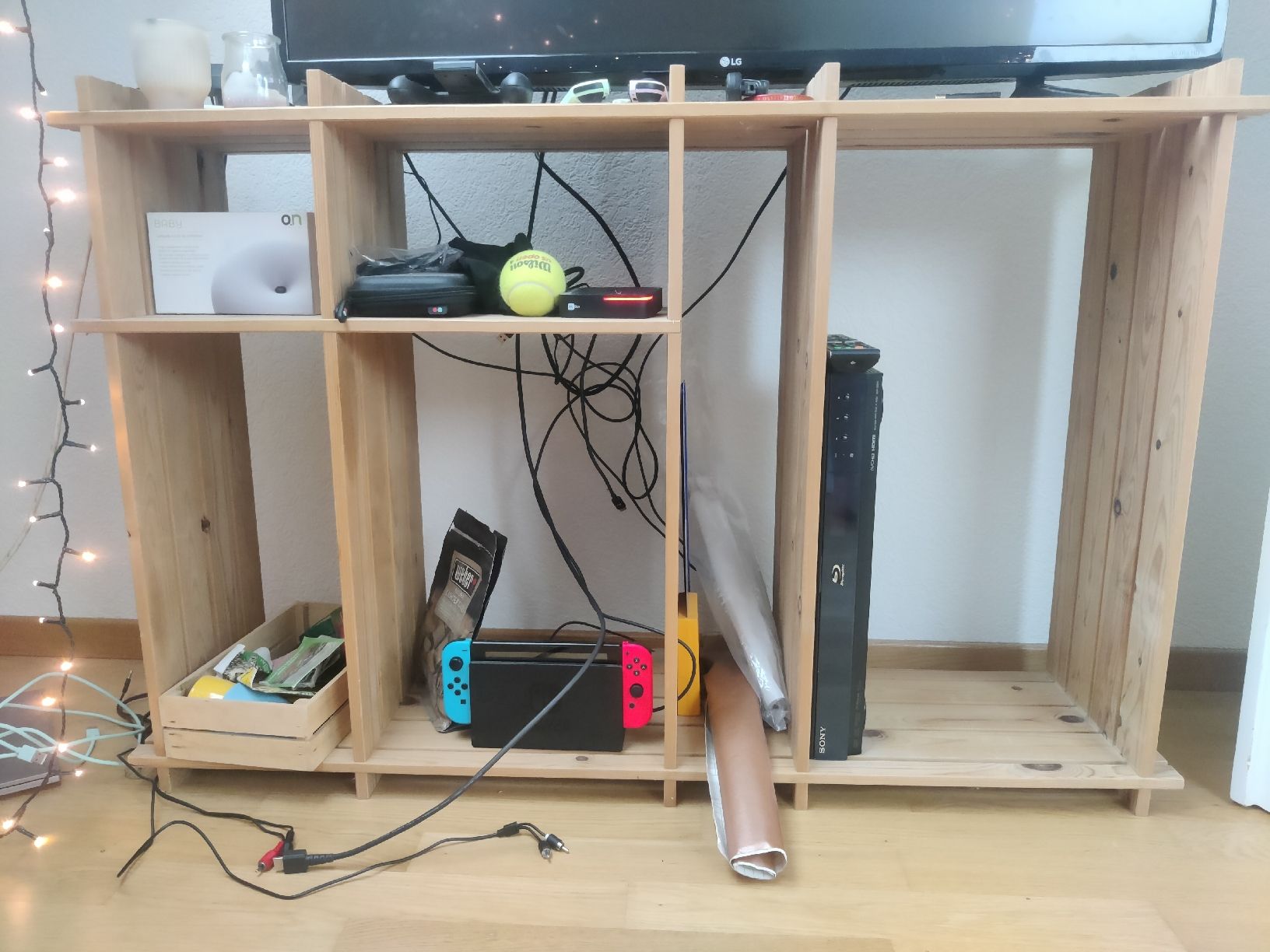 Scaffali: Rustic Wood Shelf – Usato da Zürich venduto da dav_5xw9