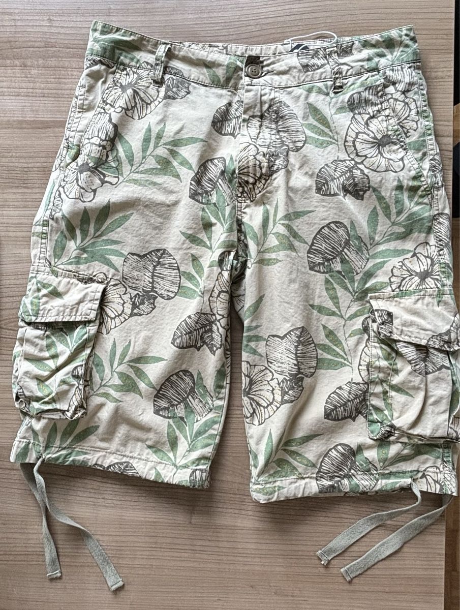 Hosen: NEU** Stylische Hawaii Bermuda - M - Baumwolle – Neu und originalverpackt aus Jona von Sid100