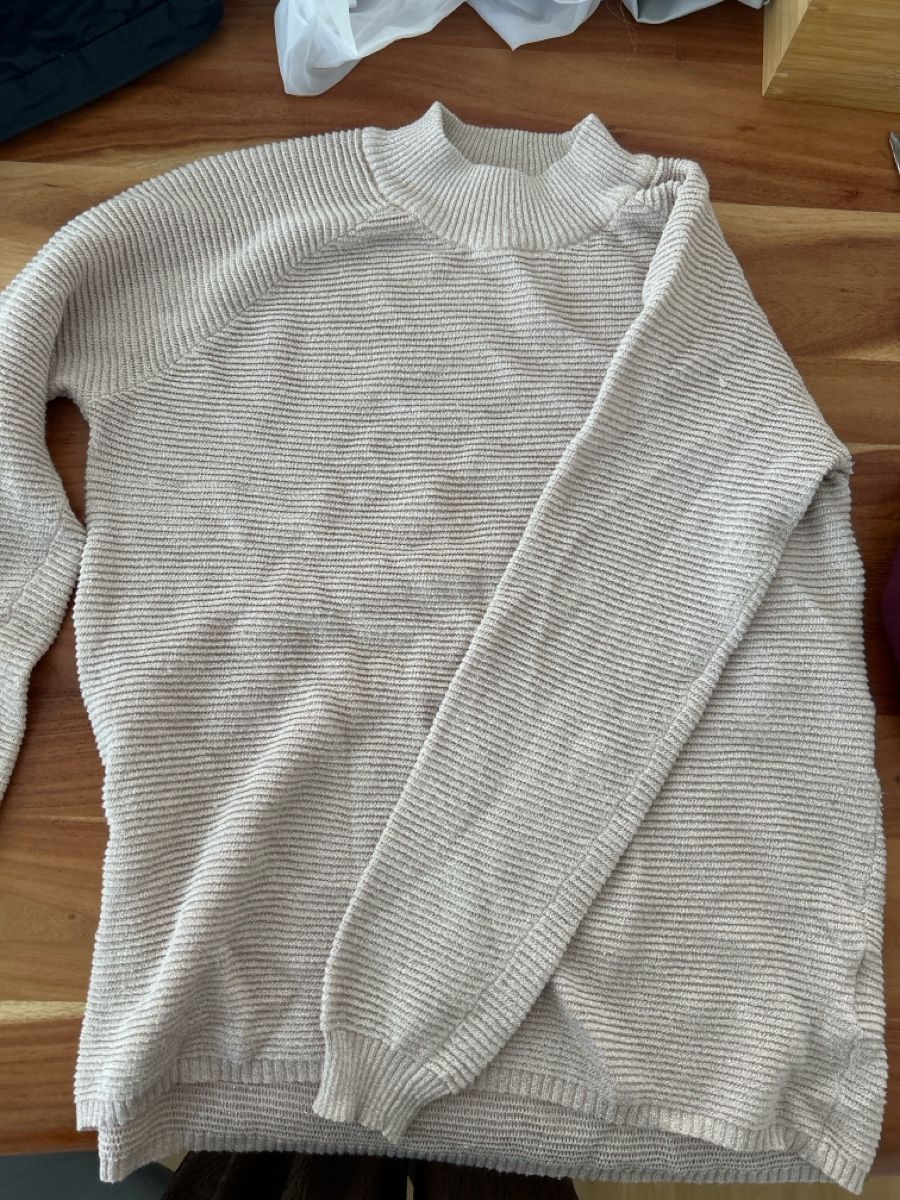 Pullover & Sweatshirts: Zwei Damen Pullover – Gebraucht aus Jona von gr_3nad 1