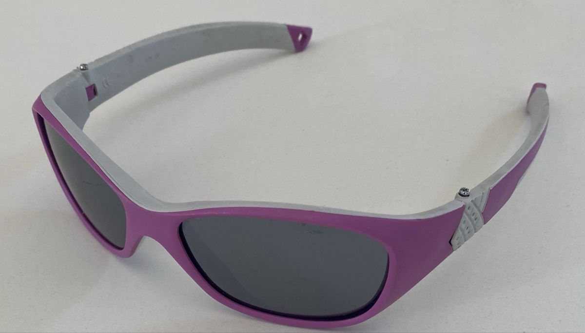 Brillen & Gläser: Lunettes de soleil violettes pour enfant – Gebraucht aus Prez-vers-Noréaz von Onicolet11 1