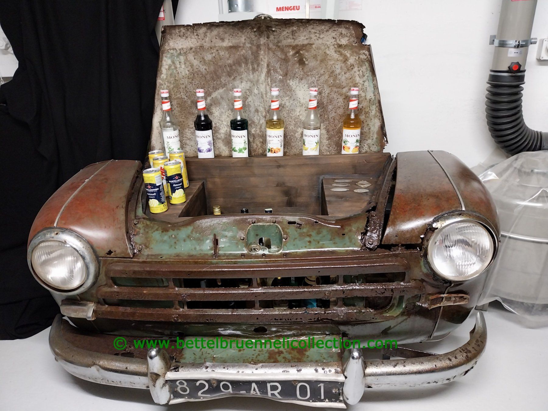 Kommoden: Bar aus einem originalen Renault Fregatte – Gebraucht aus Weingarten-Kalth von Bettelbruenneli
