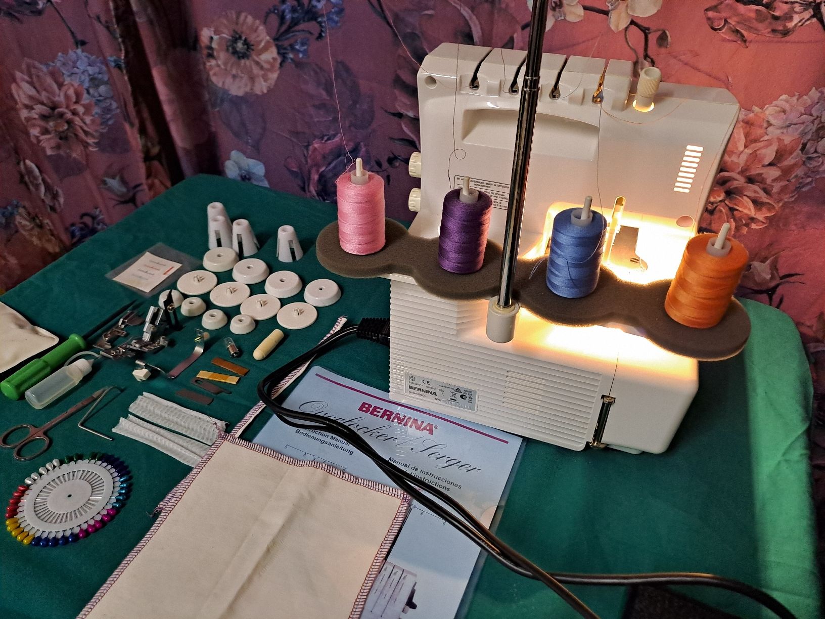 Bernina Nähmaschinen: Bernina Overlock 800DL – Gebraucht aus Belp von amalija 5