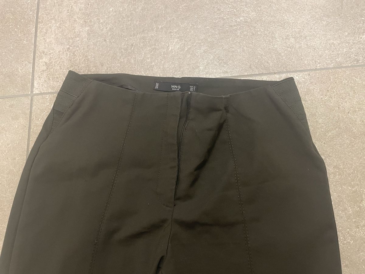 Zara Pantaloni: Pantaloni MANGO 40 verdi scuro – Usato da murten venduto da Ester09 1
