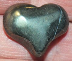 Deko - Heilsteine X-596 – Pyrit Herz – ca. 25x20x11mm