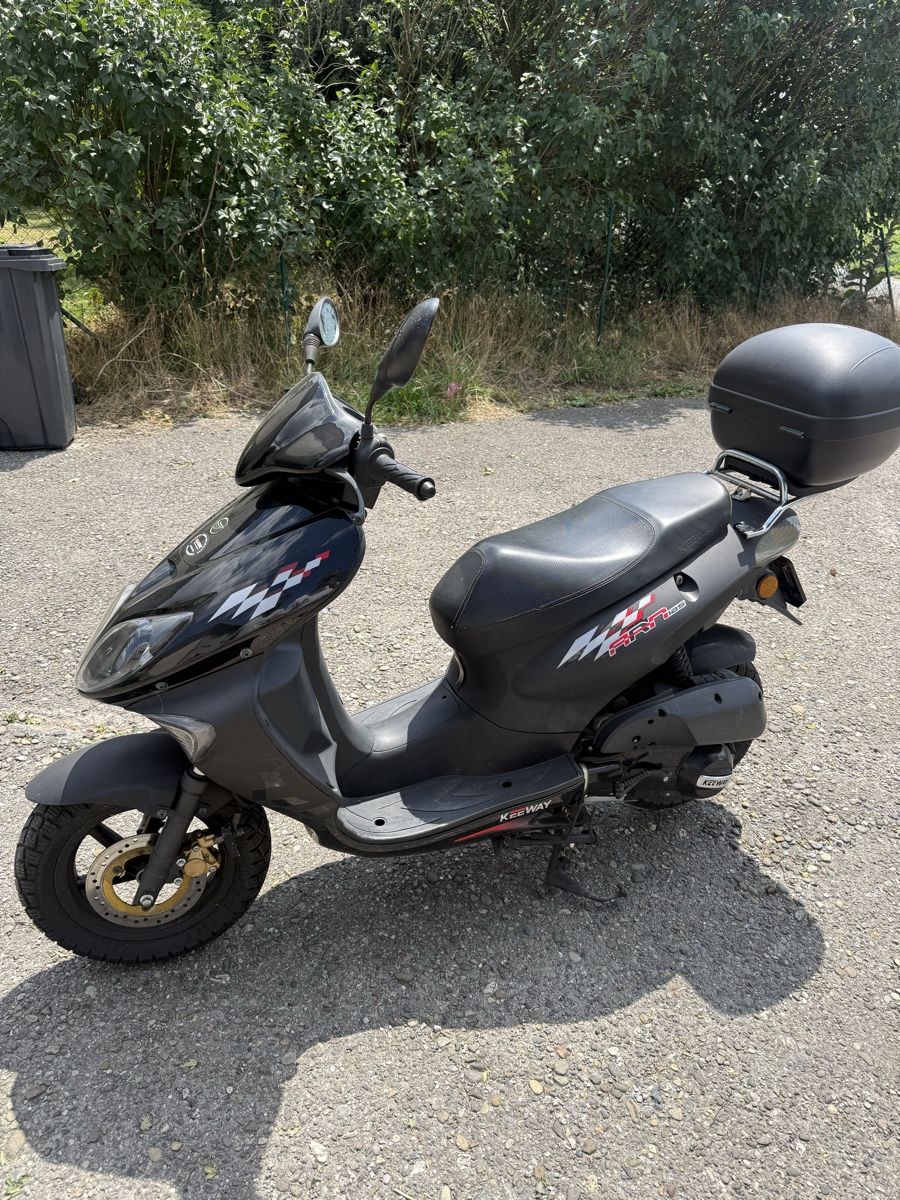 Keeway Scooters: Roller Keeway ARN 125 – D'occasion à Wangen ZH par Fr34k.