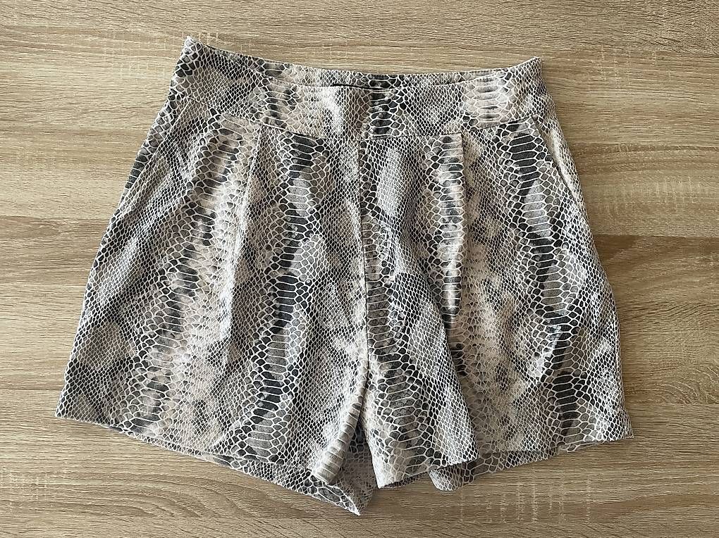 Hosen: Shorts – Gebraucht aus Basel von Make-up-lover