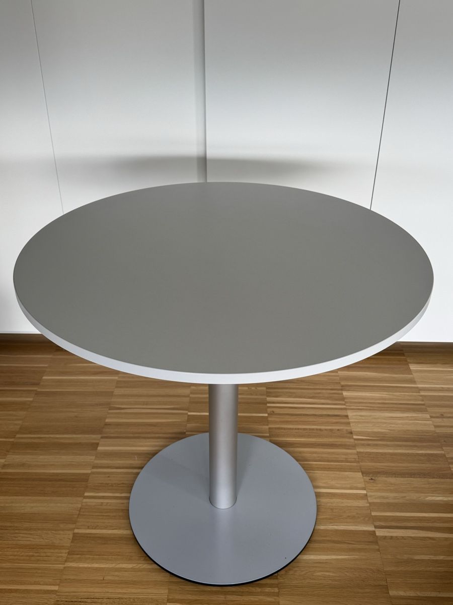 Tables: Round Table TZ Smartline 80x80 – D'occasion à Zürich par jai_pl76