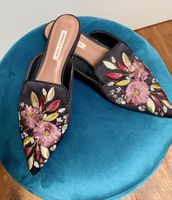 Charles & Keith Mules, Schwarz, Blumenmuster🌸