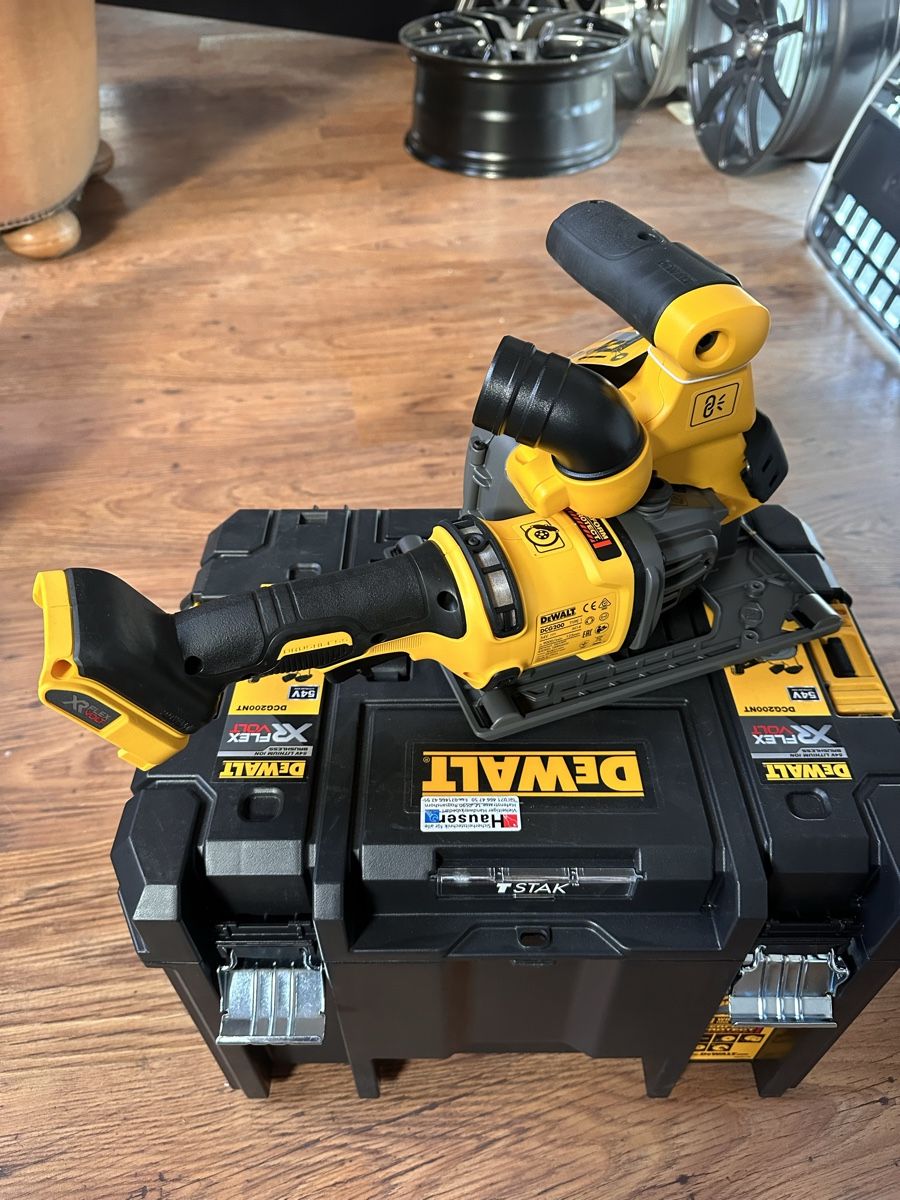 Dewalt Tutti gli attrezzi: DEWALT Mauernutfräse DCG200NT-XJ – Nuovo e nell'imballaggio originale da Oetwil am See venduto da CarParts 3