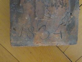 Ziegel Dachziegel Klosterziegel Keramik / datiert 1834