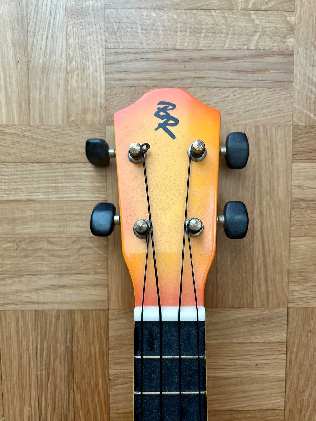 Instruments de musique: Ukulele 4 Saiten – D'occasion à Zürich par kia_x2qf 1