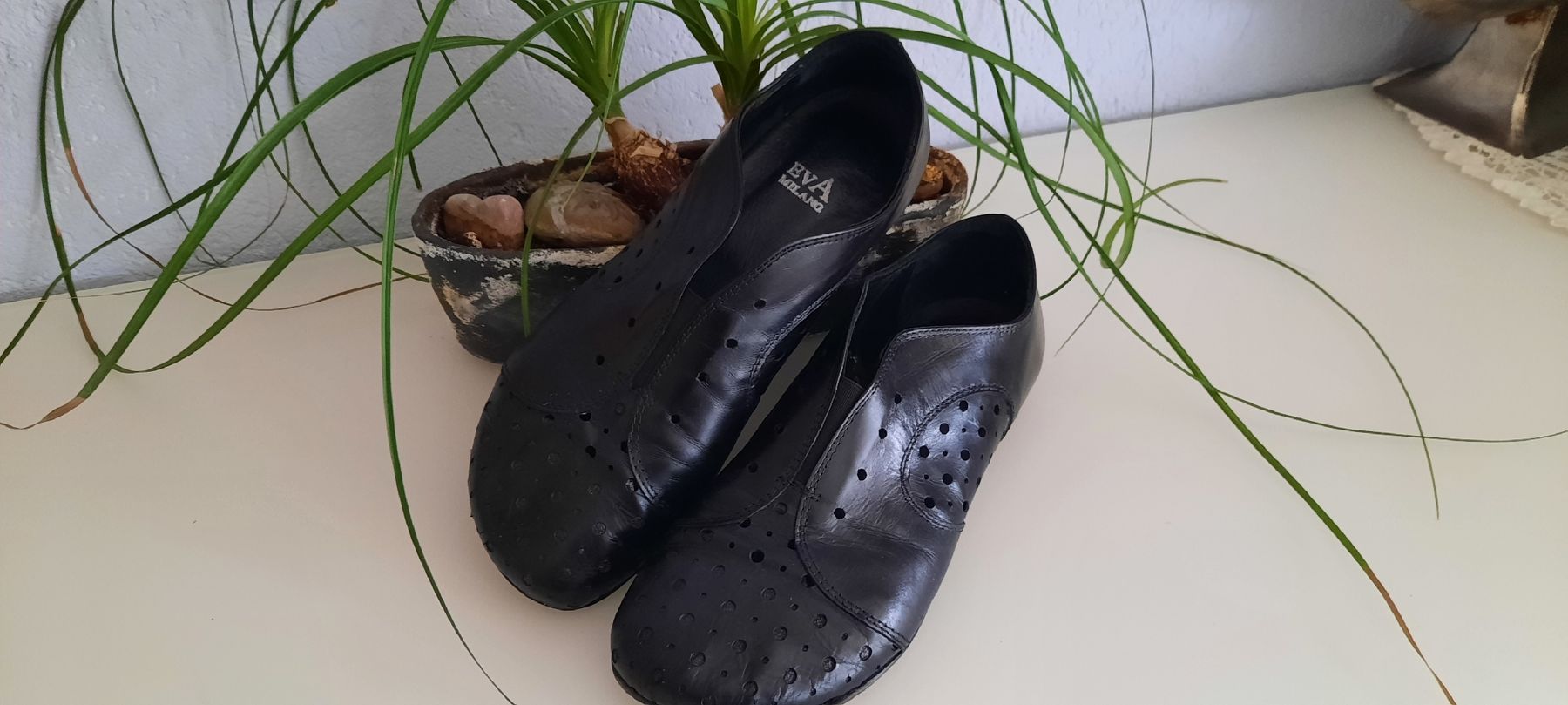 Scarpe da donna: EVA MILANO  Damenschuh Leder Grösse 39 – Usato da Turbenthal venduto da tirare 2