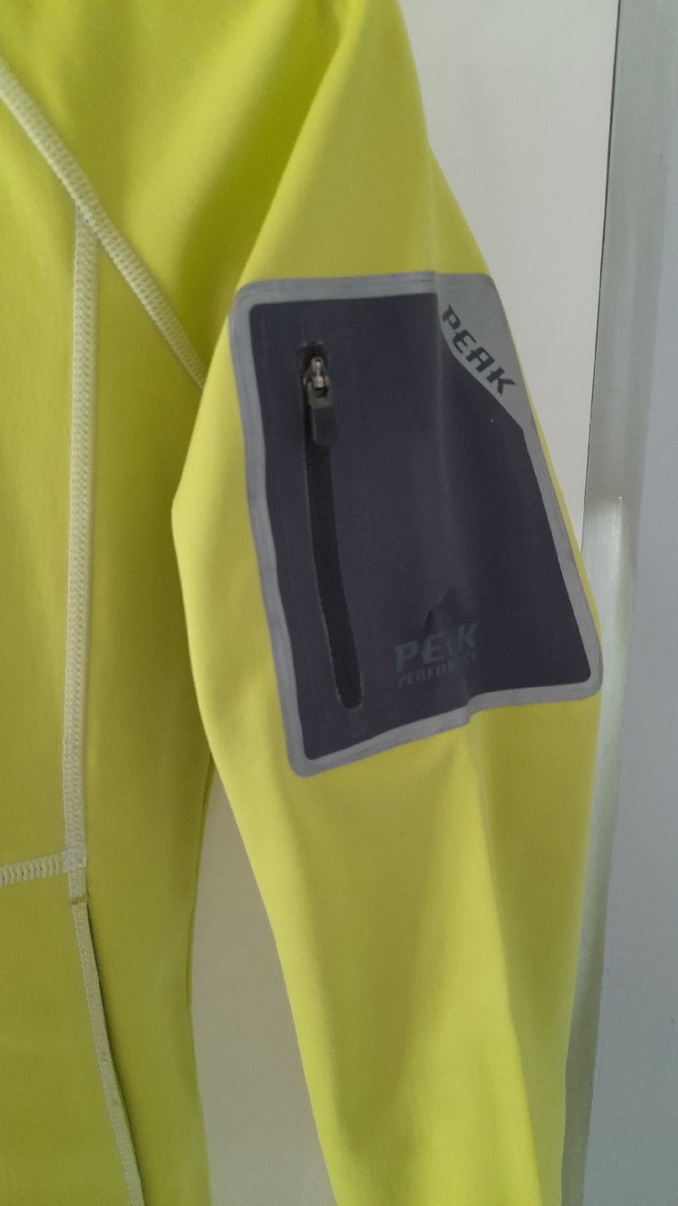 Giacche: Trainerjacke gr.S – Usato da Nesslau venduto da Churfirsten08 1
