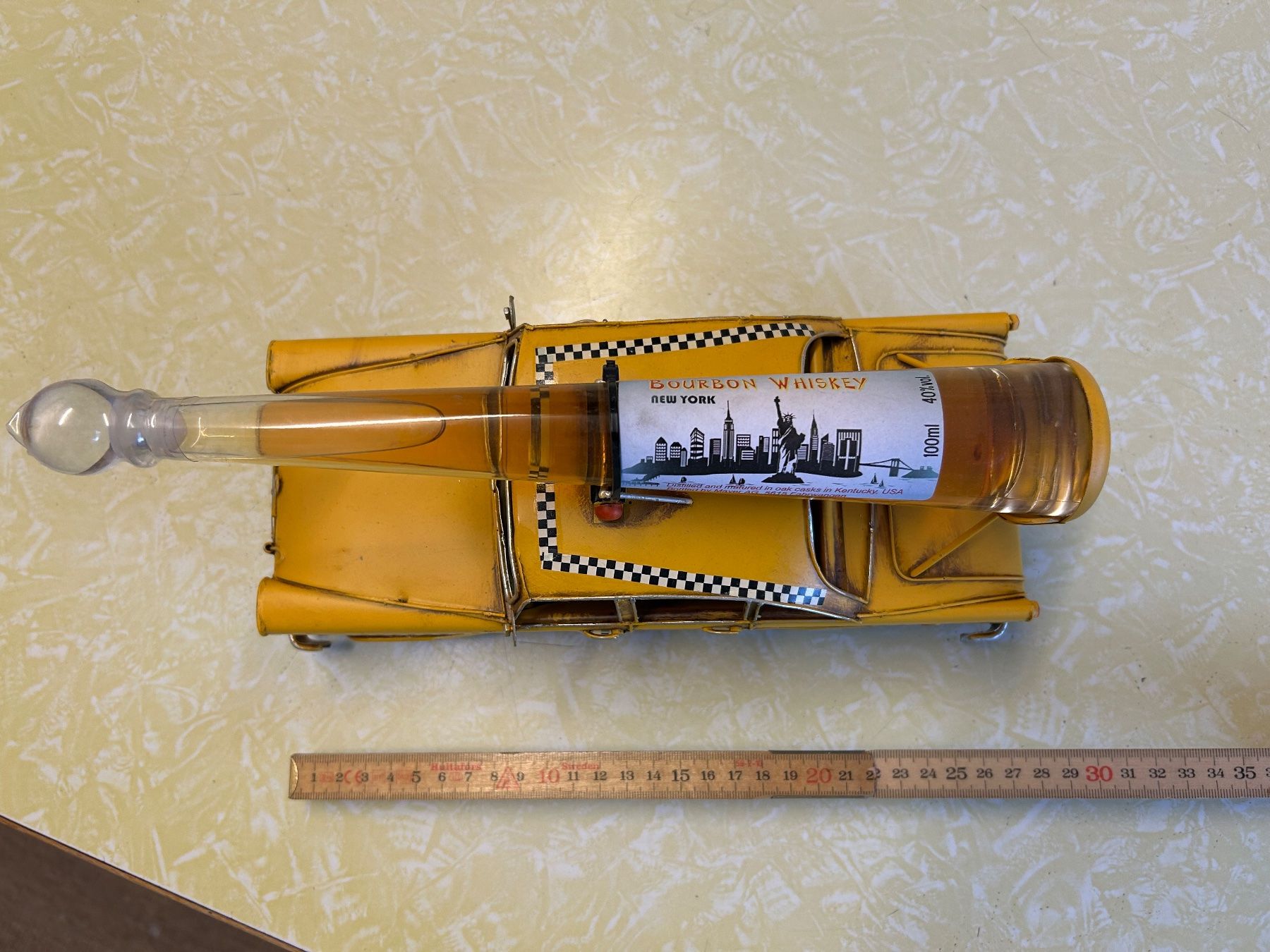 Tutte le decorazioni: Checker Taxi  mit Whisky Flasche – Usato da Kleindöttingen venduto da Demon4 1