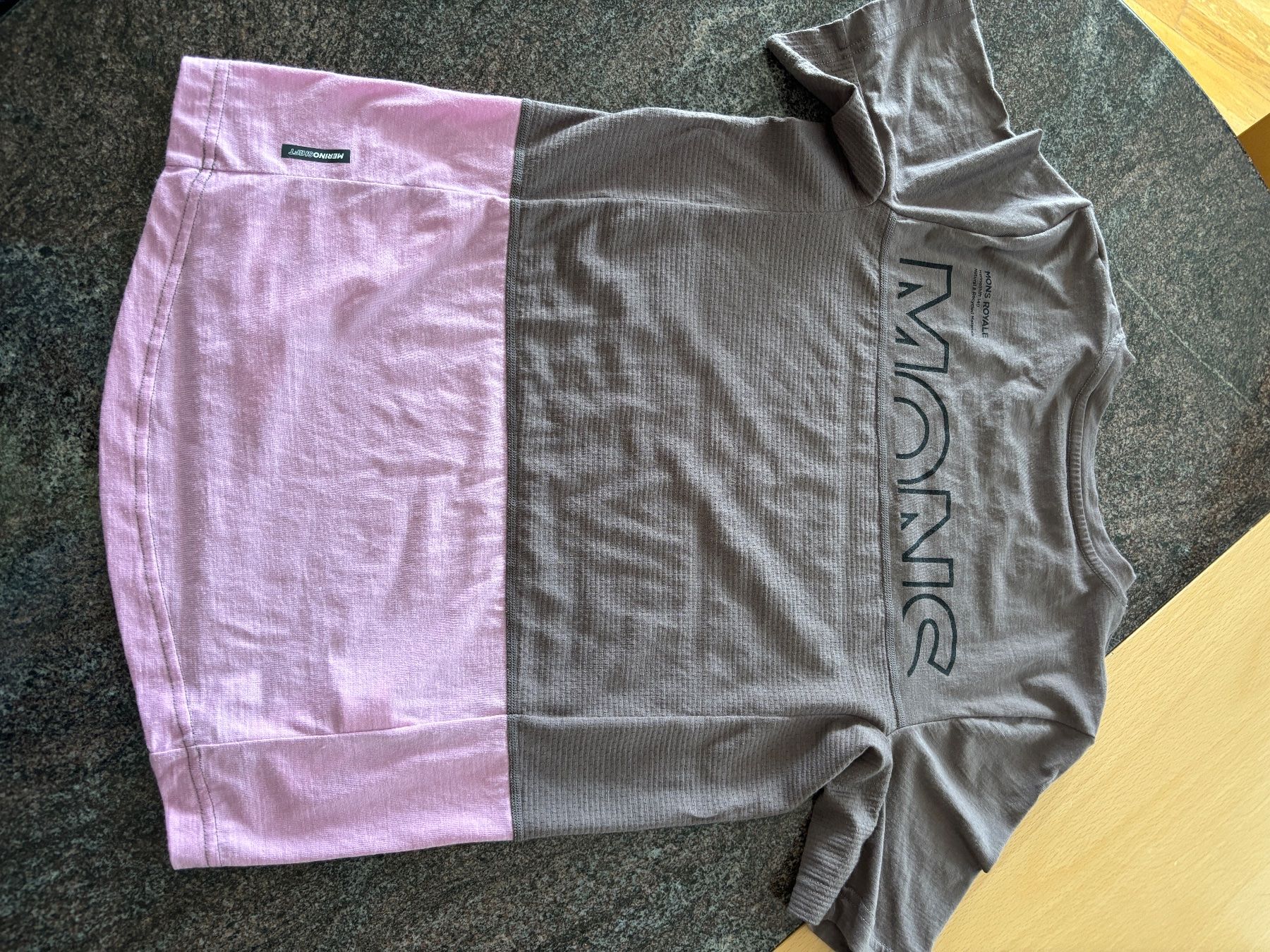 Mons Royale T-shirt: Mons Royale Shirt Gr.S – Usato da Hasliberg-Hohfluh venduto da hasliberg79 2