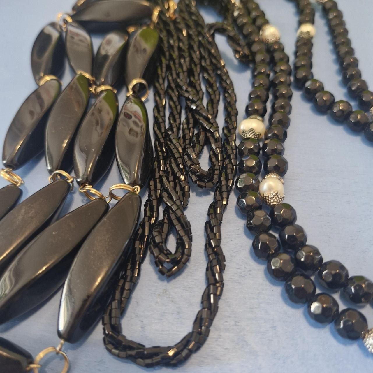 Altri gioielli: ensemble de 4 colliers noirs – Usato da Neuchâtel venduto da yas_zdb7 2