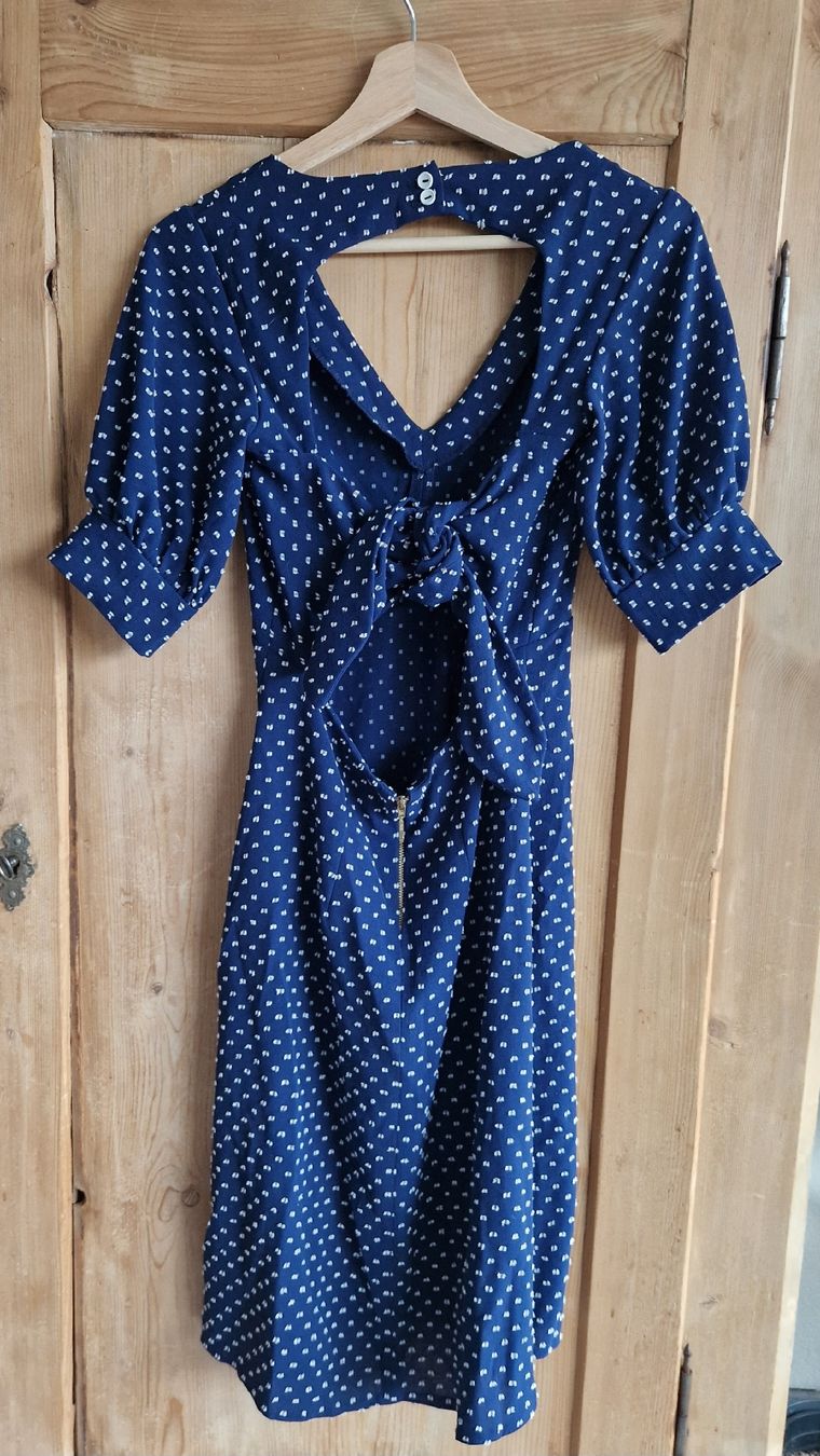 Kleider: Blaues Pünktchen Kleid Grösse S – Gebraucht aus Winterthur von kate_24 2