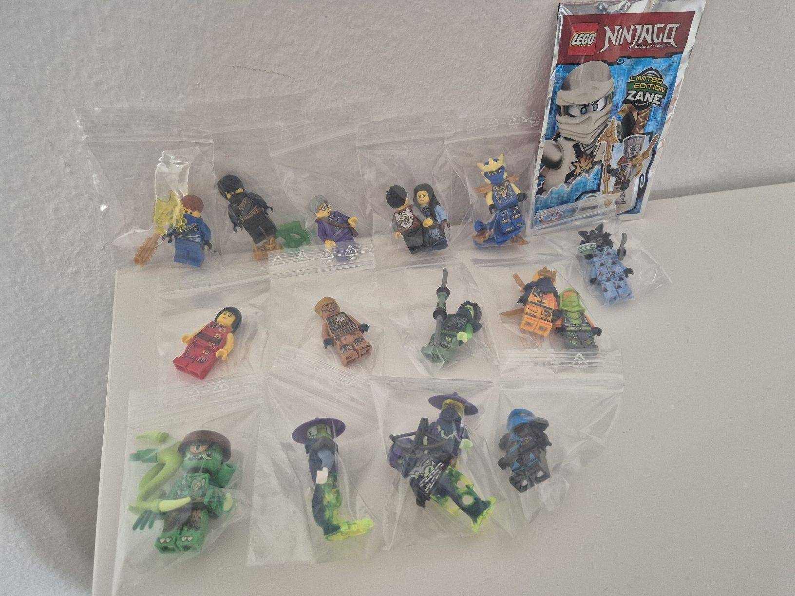 Lego Statuette: Lego Ninjago Minifiguren – Usato da Neuenhof venduto da Alex5432. 1