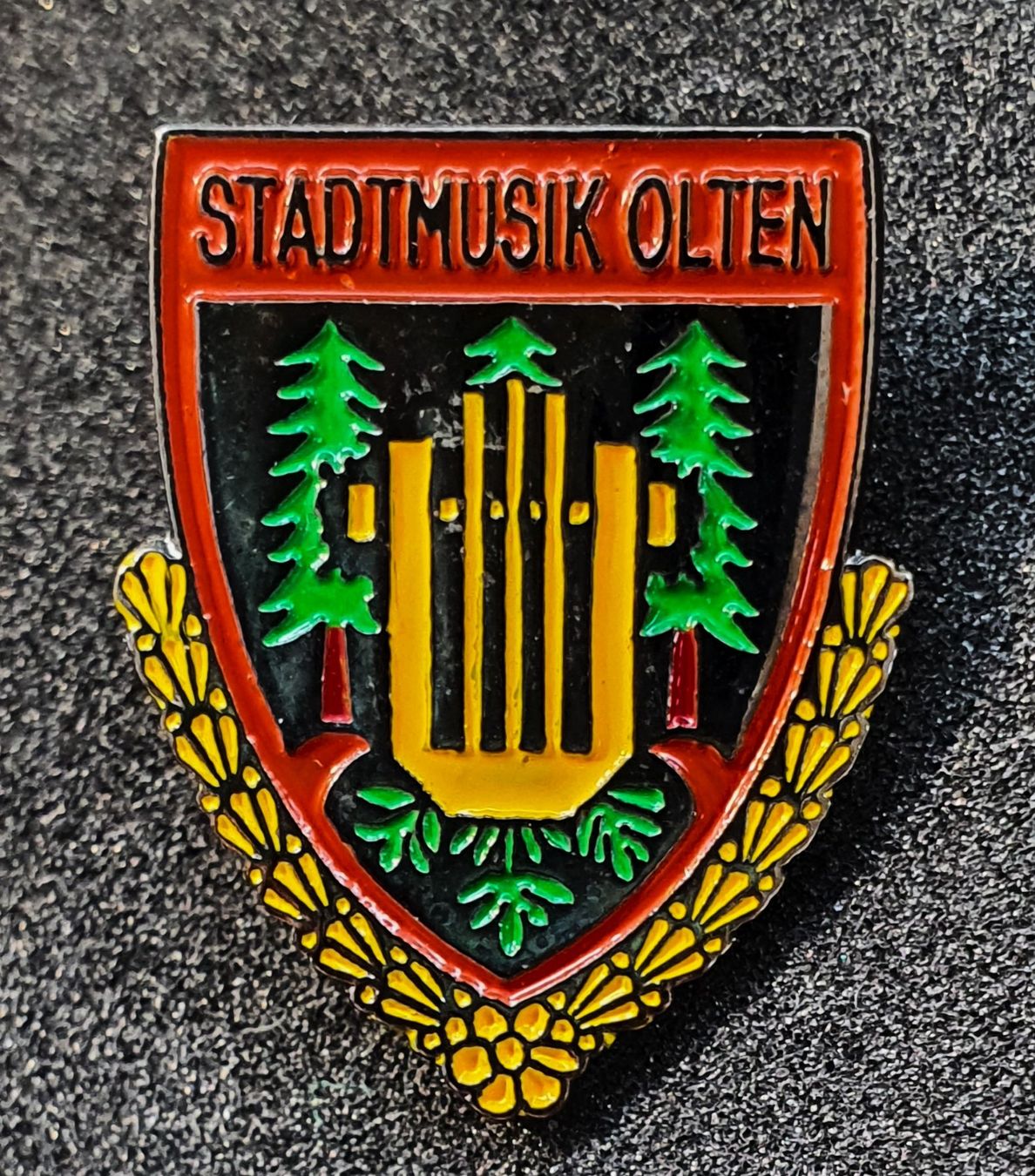 Plaketten & Abzeichen: S917 - Pin Stadtmusik OLTEN – Gebraucht aus Reinach BL von Boston-Verkauf