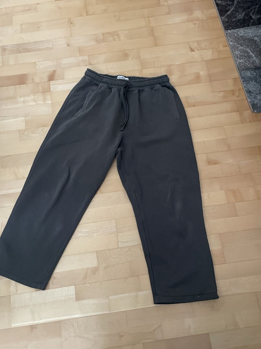 Pull&Bear Pantaloni: Baggy Sweatpants – Usato da Münchenbuchsee venduto da nia_w9q5
