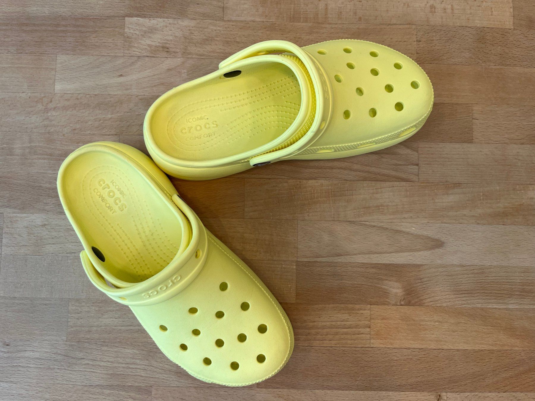 Crocs Chaussures hommes: Crocs Classic Platform Clog - Gelb W8 – D'occasion à Stans par emodermatt 2
