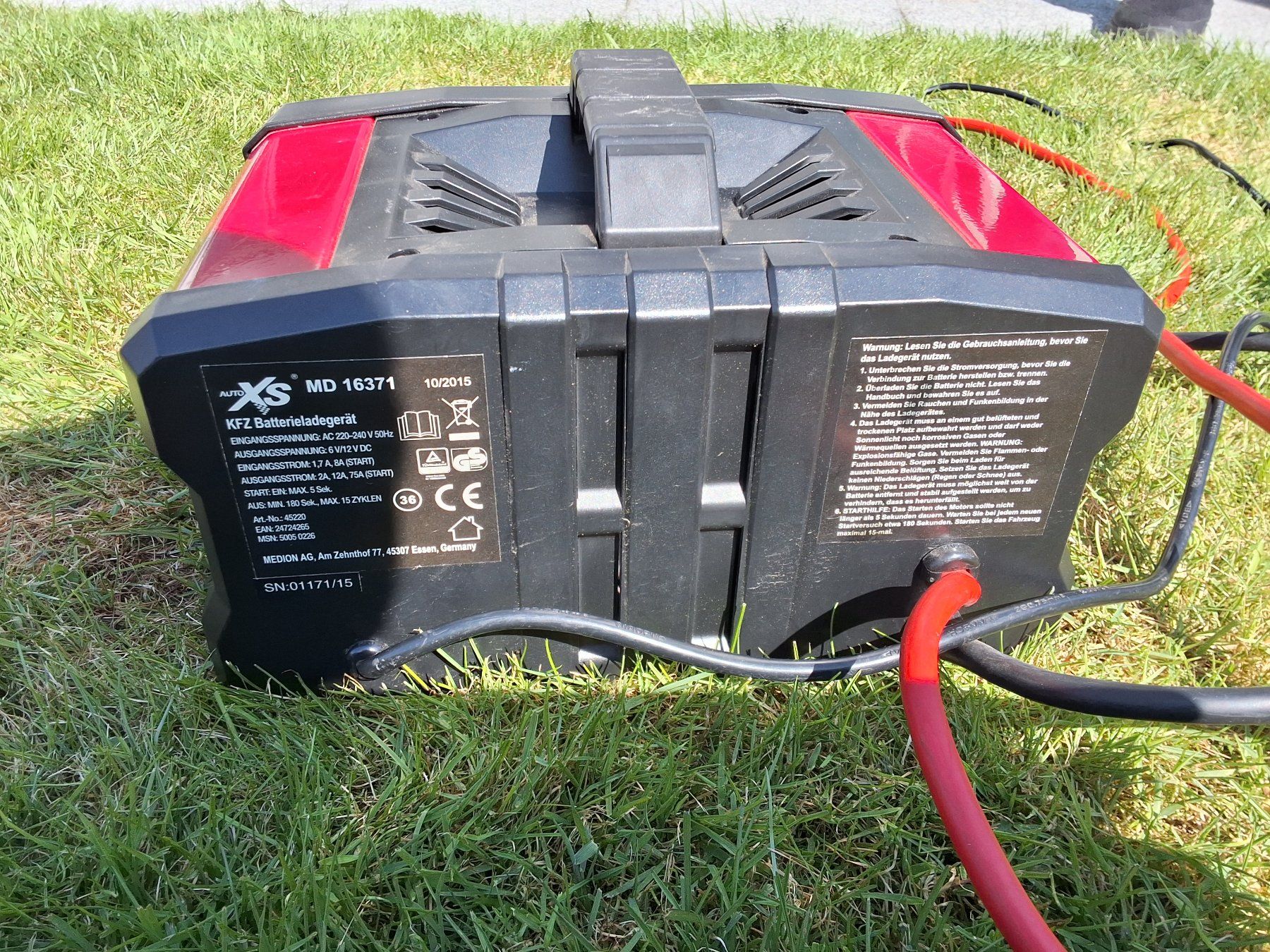 Batterie-Ladegeräte: Neuwertiges Batterieladegerät 6/12V – Gebraucht aus Neudorf von max_vvp6 3