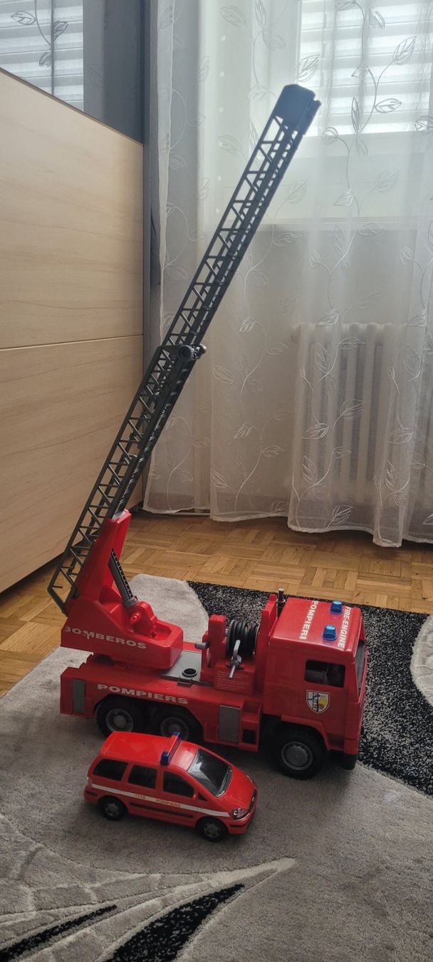 Spielzeuge: Camion de pompier   &  voiture pompier – Neu (gemäss Beschreibung) aus Vevey von obi_n8zc 3