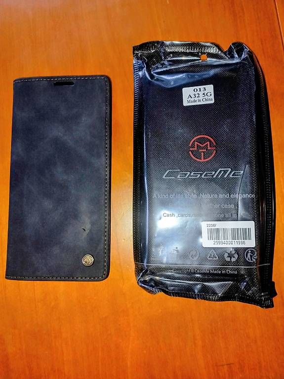 Covers & Schutzfolien: Samsung Galaxy A32 5G Ledertasche mit Kartenfächern, schwarz – Gebraucht aus Düdingen von bie_bc9w