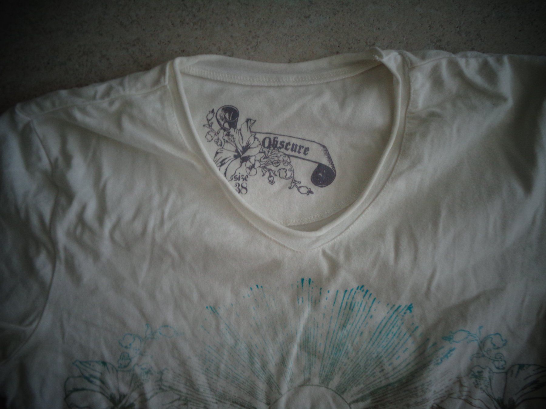 Obscure T-shirt: OBSCURE  T-SHIRT GR.38 – Usato da Rotkreuz venduto da Samballi 1