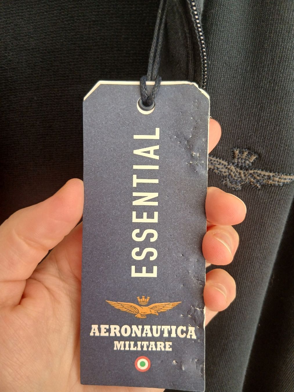 Aeronautica Militare Camicie: Aeronautica Militare Sweatshirt Jacket Size L Blue – Nuovo (secondo la descrizione) da Wil SG venduto da tre_g2l7 2