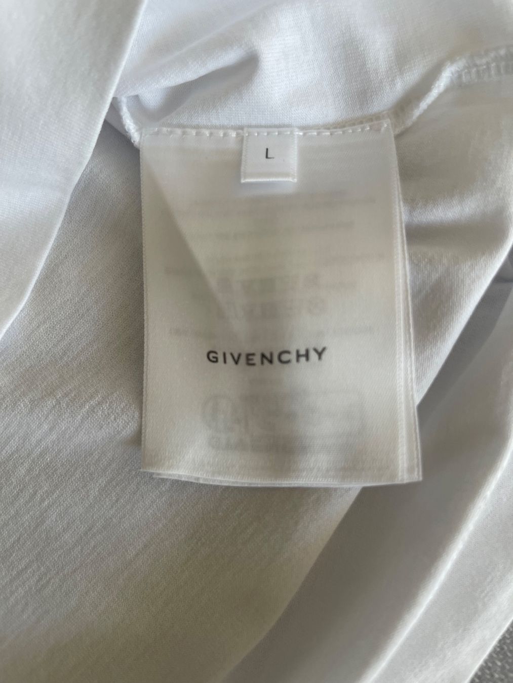 Givenchy T-shirt: Herrenshirt Givenchy Gr.L – Nuovo (secondo la descrizione) da Ftan venduto da Titelseite 6