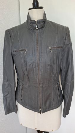 Damen Lederjacke grau mit Reissverschlüssen guter Zustand