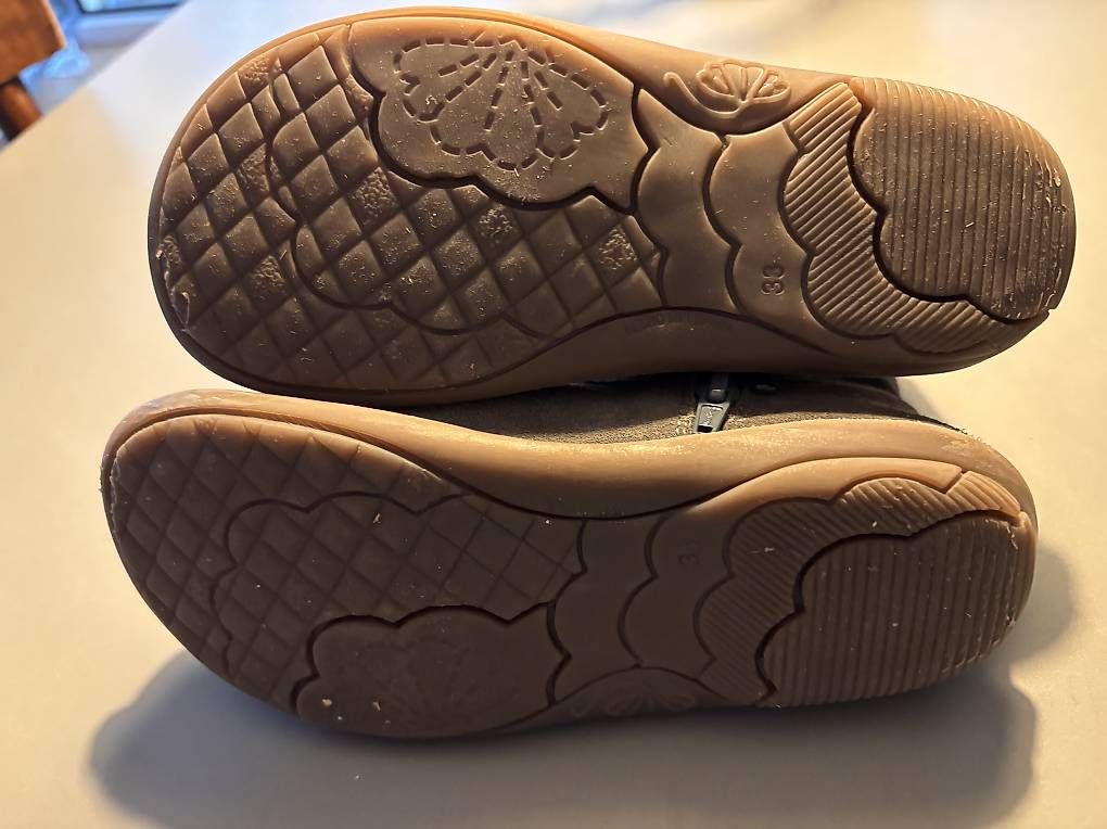 Scarpe per ragazze: Stiefeletten / Chelsea Boots Gr. 33 – Usato da Winterthur venduto da sandra567 1