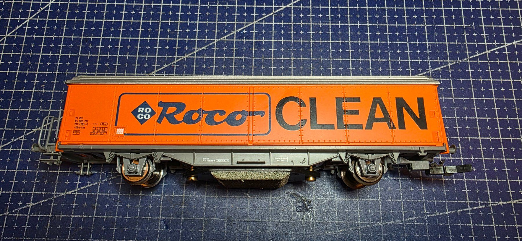 Roco Modellini di ferrovie: Roco Clean Wagen HO/DC – Usato da Hochfelden venduto da Danizh0