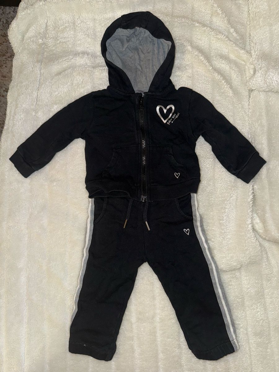 Lotti & Set di vestiti: Kleiderset 6-9 Monate – Usato da Aarburg venduto da Da-Lila