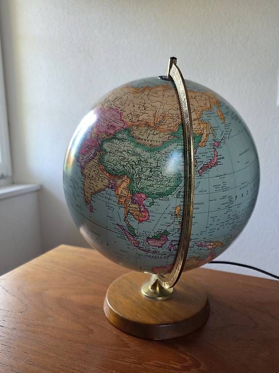 Sonstige Dekorationen & Accessoires: Vintage Globus mit Holzfuss – Gebraucht aus Grosshöchstetten von kids04 1