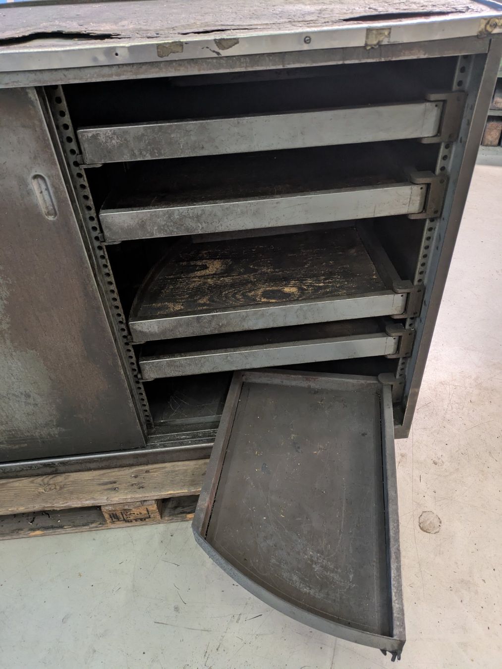 Armadi: Werkzeugschrank – Usato da Wallbach venduto da 0brist 2