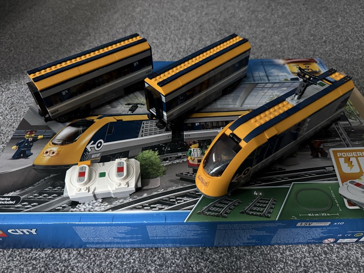 Lego Kit di costruzioni: Lego 60197 Train set – Usato da Oberwil BL venduto da napetak 1