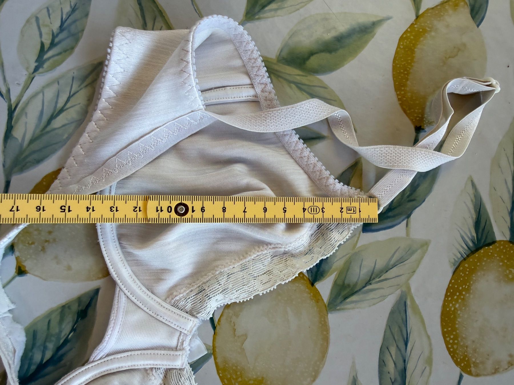 Altra biancheria intima: Wunderschöner, BH, mit Spitzen, Trägerlänge varia, Gr. 75B – Usato da Egg b. Zürich venduto da Mogli93 4