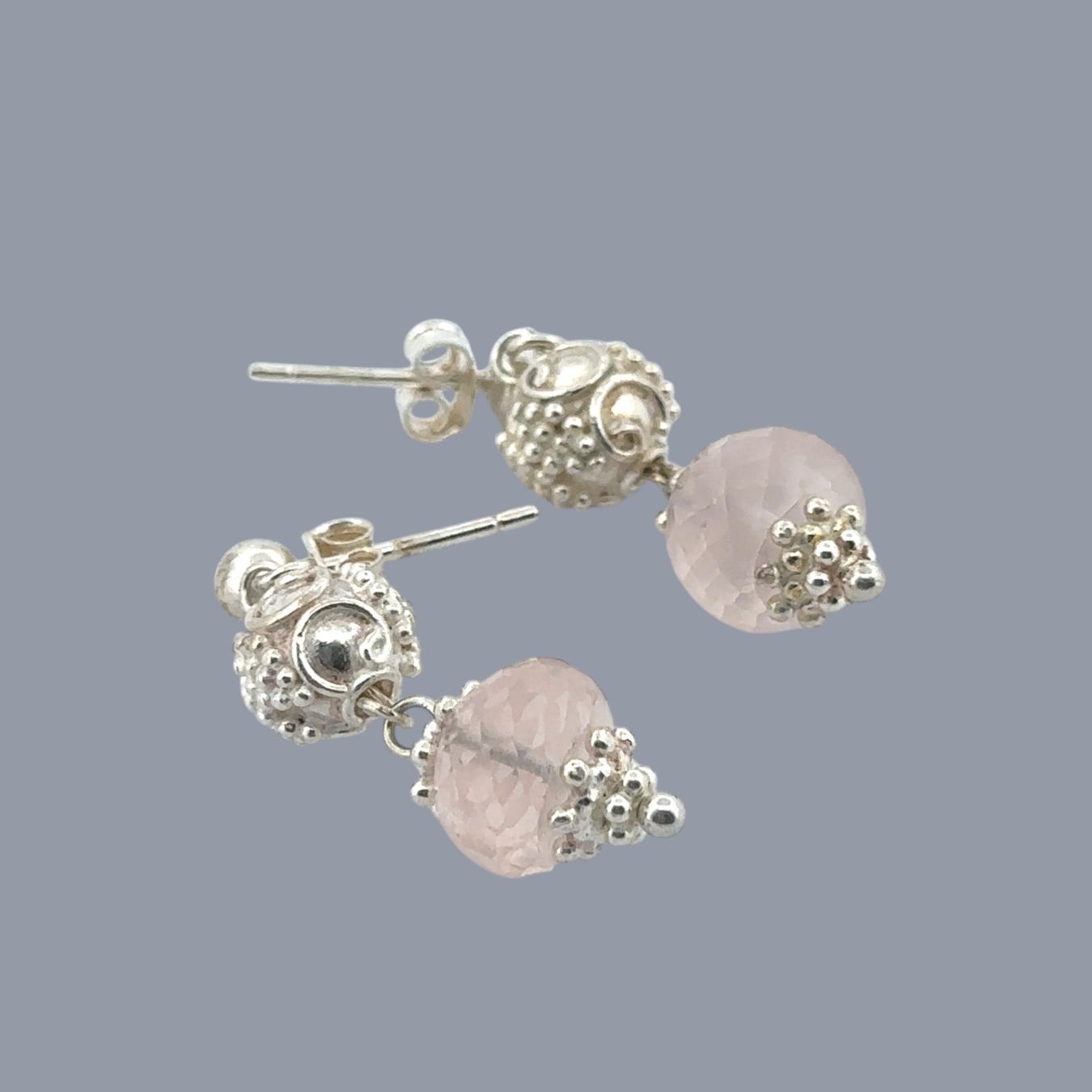 Olga Ribler Boucles d'oreille: Silberohrhänger mit Rosenquarz – Neuf (Voir description) à Luzern par MonikaS03 1