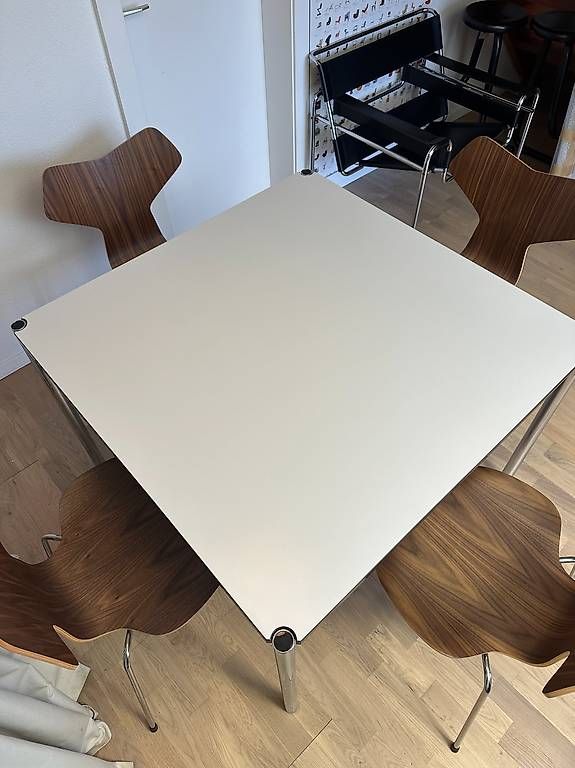 USM Tavoli: Table USM Haller en stratifié gris perle // Ref. AY0354 – Usato da Ravoire venduto da ARKY_s 4