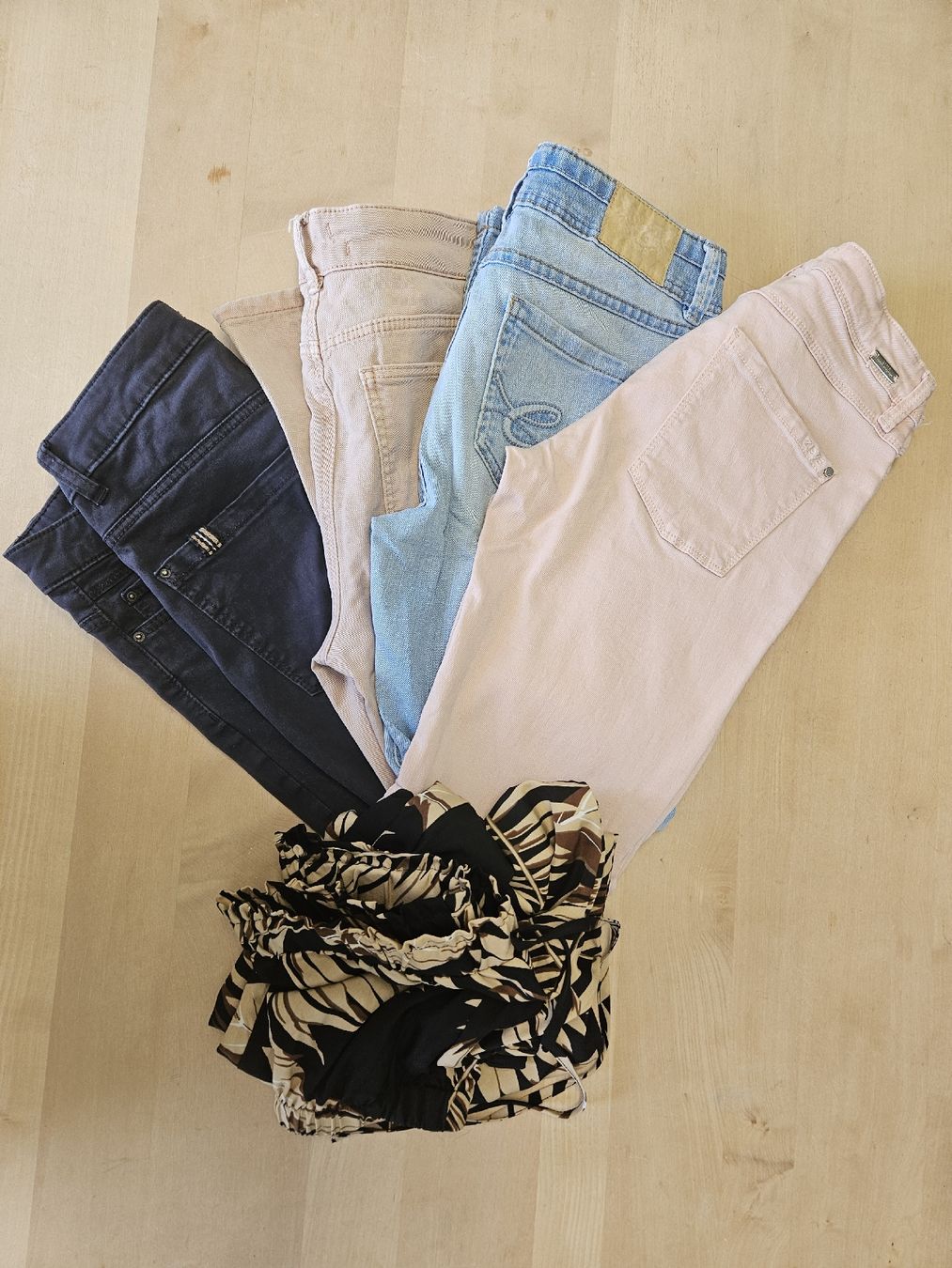 Esprit Lotti di vestiti: Hosen 5er Pack Gr.36/38 – Usato da Langnau i. E. venduto da cs_christina 2