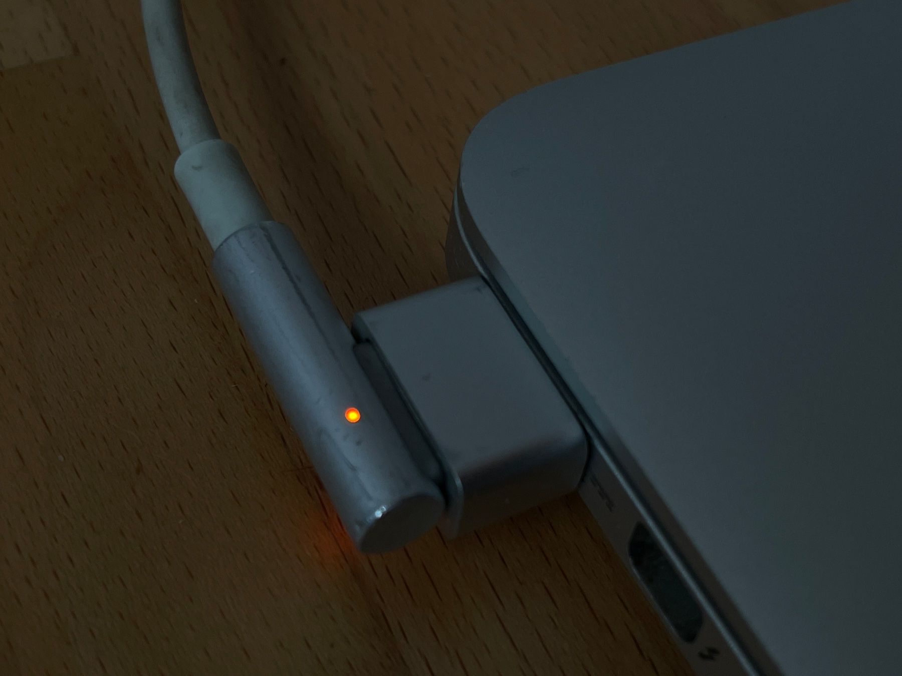 Apple Ladegerät: Original-Apple-Ladegerät MacSafe 1 mit MacSafe-2-Adapter – Gebraucht aus Pfungen von gilbertfr 6
