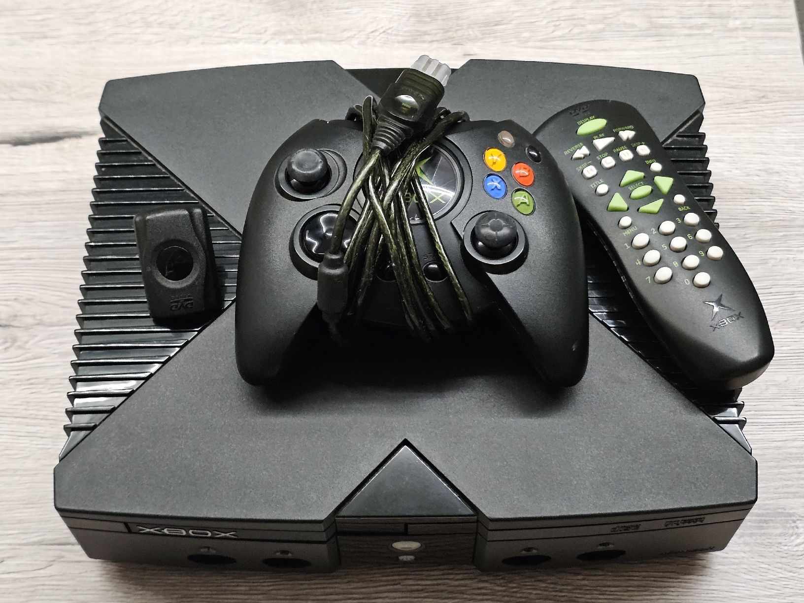 Microsoft Console: Xbox Classic mit Controller & DVD-Fernb – Usato da Bern venduto da MedoGaming